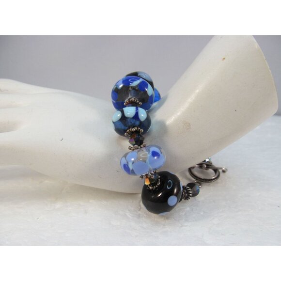 Blue and Black Lampwork Art Glass Beaded Bracelet with Toggle Clasp - Picture 4 of 13
